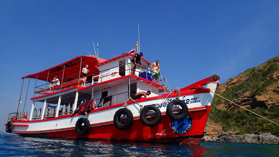 No Limit Dive Center Pattaya - PADI 5star IDC Center